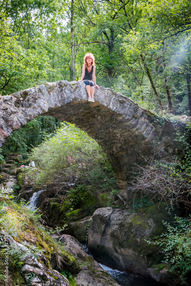 Le pont du Parayre sur le ruisseau d'Audiernes à Peyrusse-le-Roc