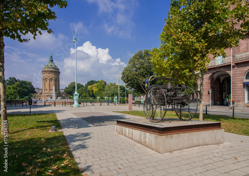 Fotografie Carl-Benz-Denkmal in Mannheim