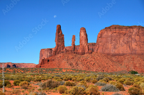 Monument Valley Navajo Tribal Park © krizily
