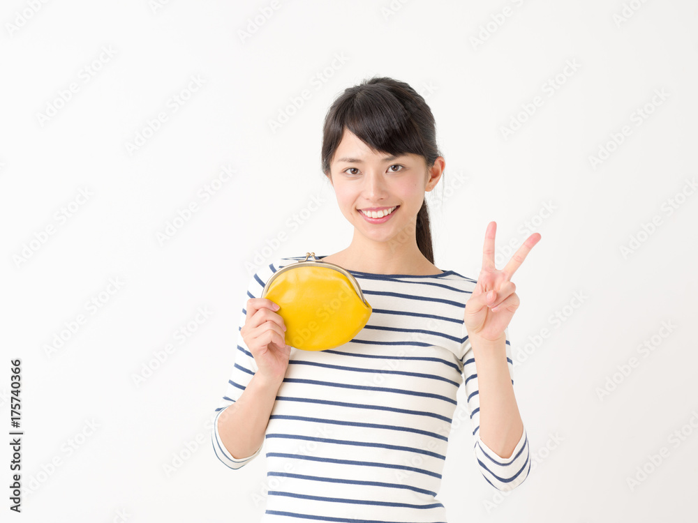 ピース・財布を持つ女性 ピース・財布を持つ女性