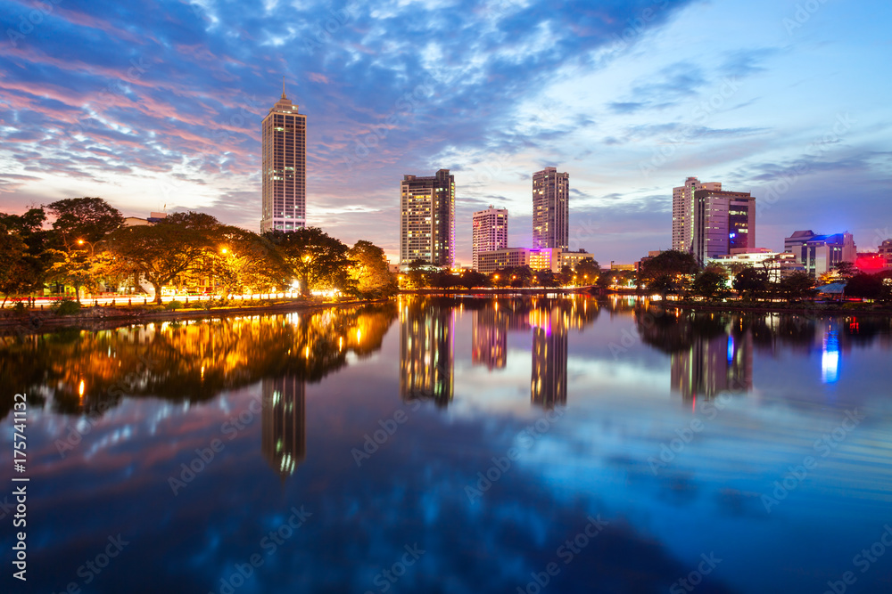 Fototapeta premium Colombo city skyline view