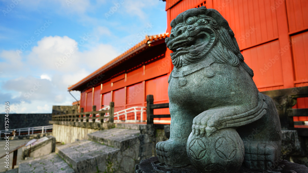 Fototapeta premium Shisa lion stone at Hoshimmon gate, Shuri Castle.
