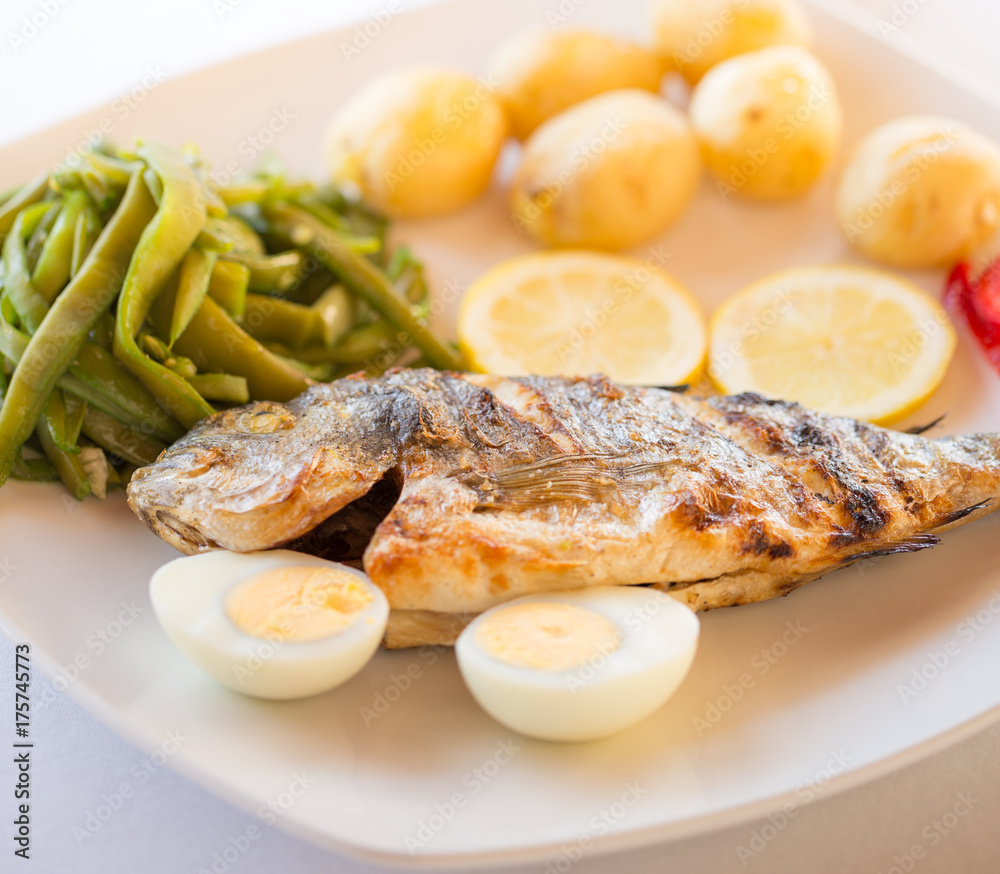 Diet Grilled Fish with Potatoes and Vegetables. Diet Grilled Fish with Potatoes and Vegetables.