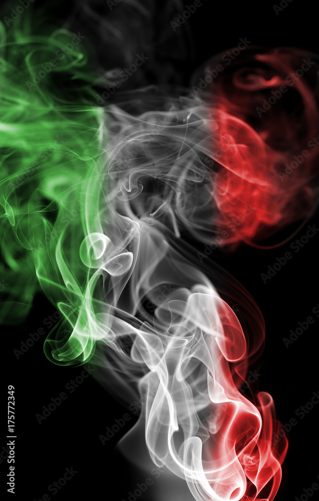 Italiy national smoke flag