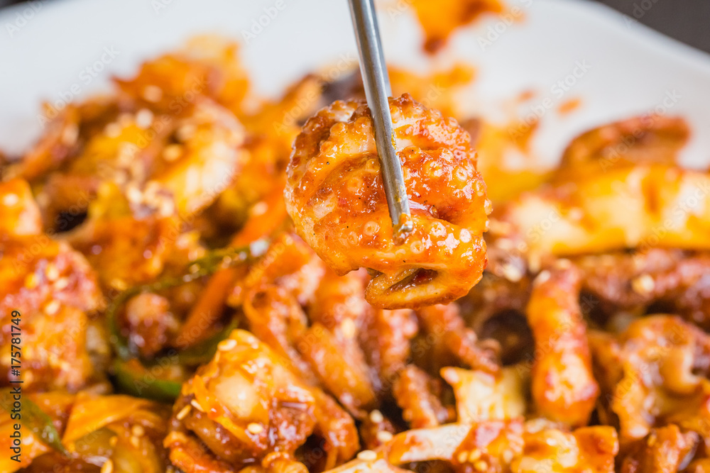 Stir-fried spicy octopus