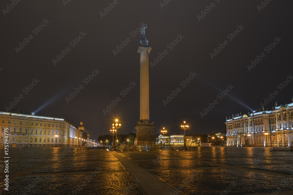 Санкт-Петербург. Дворцовая площадь. Александрийская колонна, ночь