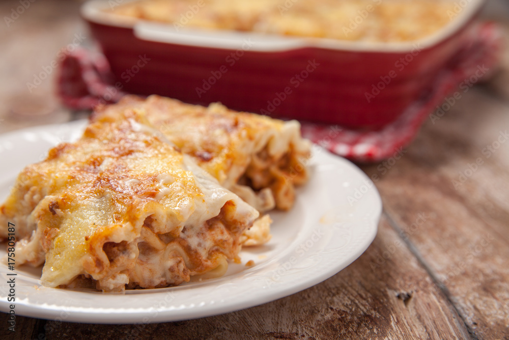 Tomato and ground beef lasagne rolls Tomato and ground beef lasagne rolls