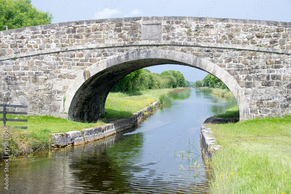 Irland - antike Steinbrücke