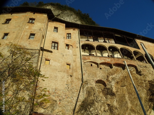 Klasztor Santa Caterina del Sasso, Lombardia, Włochy