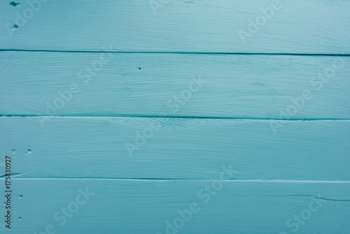 Bright blue, turquoise surf...