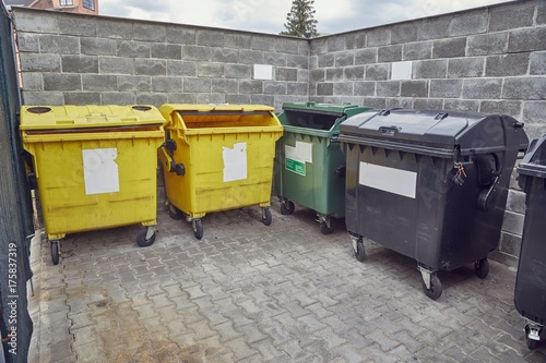 Obraz na płótnie Dust bin containers