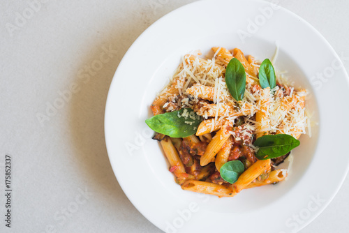 penne pasta with tomato and basil
