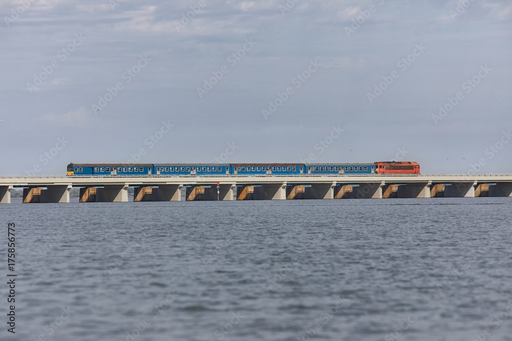 Obraz premium Train over a lake