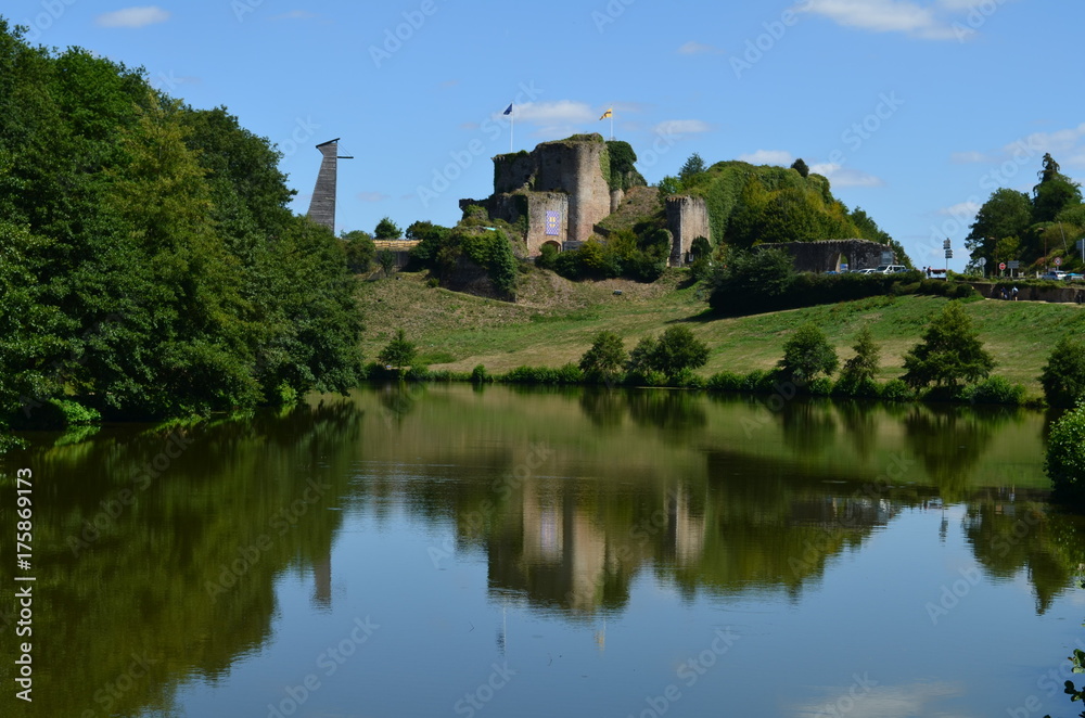 Fototapeta premium Château de Tiffauges (Vendée - France)