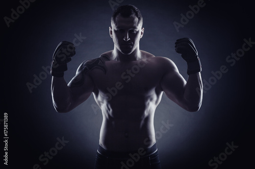 Boxing man © Artem Furman