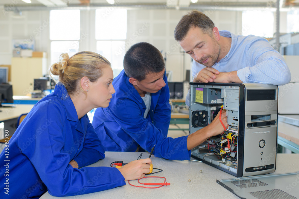 Obraz premium the internal wiring inside the CPU