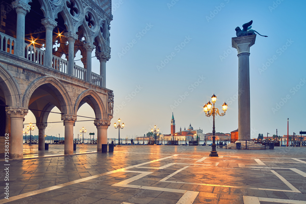 Fototapeta premium Wenecja, plac San Marco rano