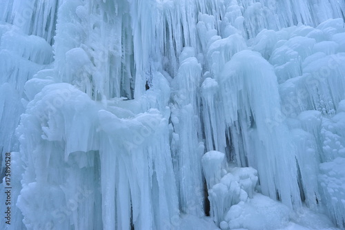 Frozen waterfalls © qiujusong