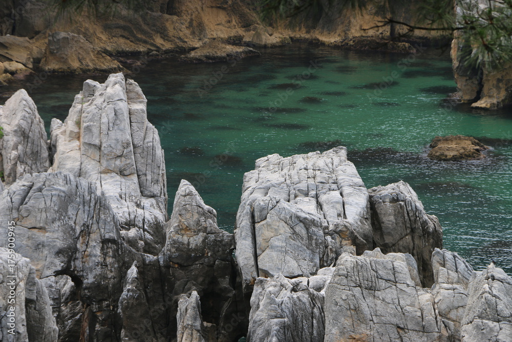 The stone and river