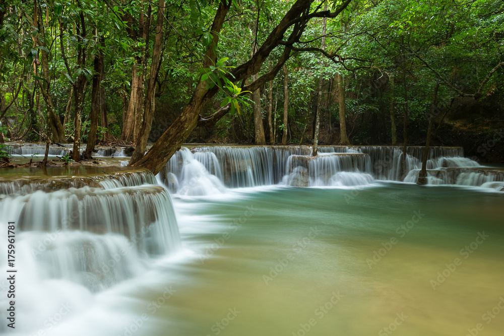 Obraz premium beautiful waterfall in Thailand