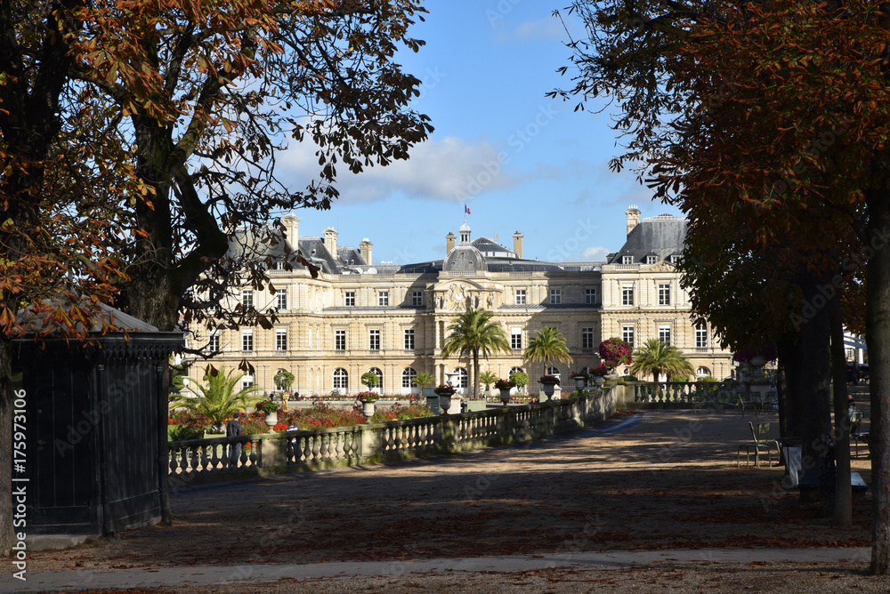 Naklejka premium Palais du jardin du Luxembourg à Paris, France