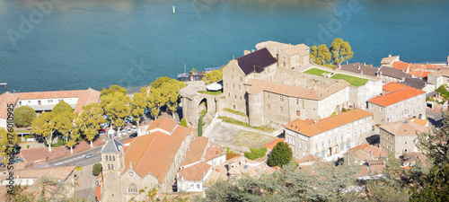 Château de Tournon sur Rhône en Ardèche photo