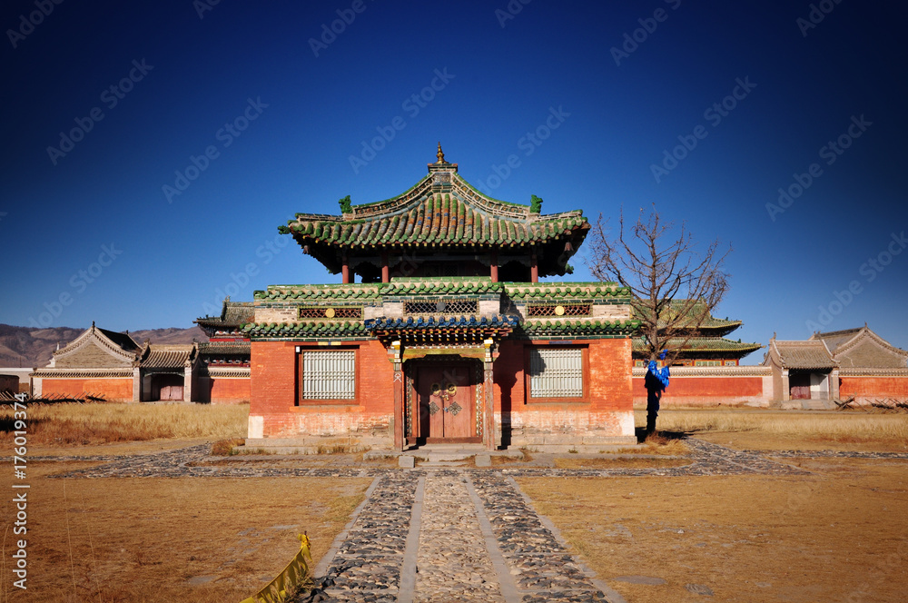 Buddhist temple at Kharkhorin, Mongolia - obrazy, fototapety, plakaty 