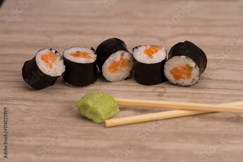 Salmon Roe Sushi Roll