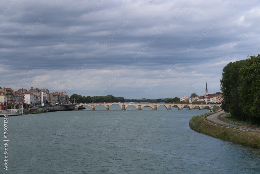 Obraz premium View on Saint-Laurent bridge