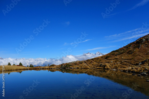 Bergsee im Herbst