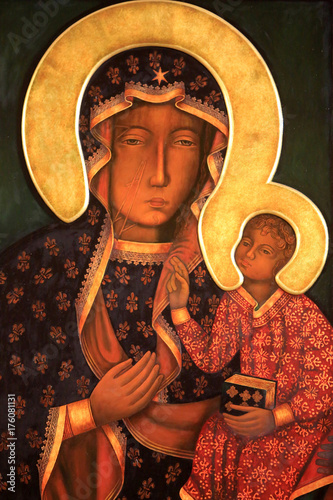 Icone de Notre Dame de Czestochowa. Crypte. Basilique Notre-Dame de Fourvière. Lyon. / Icon of Our Lady of Czestochowa. Crypt. Basilica of Notre-Dame de Fourvière. Lyon.