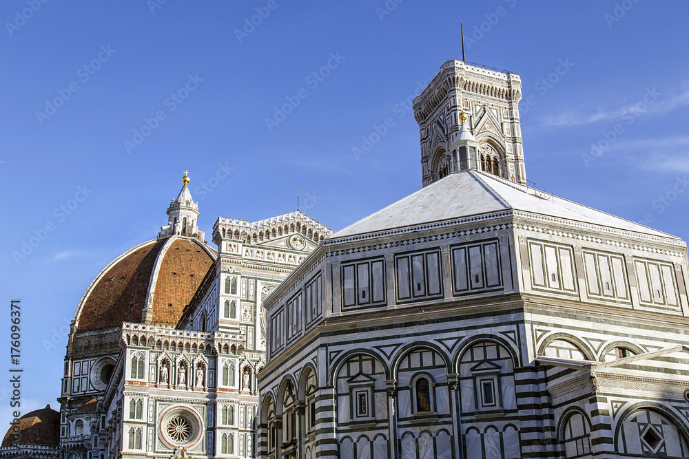 The Baptistery of Saint John has the status of a minor basilica. The Cattedrale di Santa Maria del Fiore is behind. 