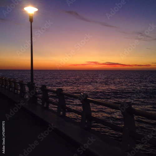 tramonto sul pontile di forte dei marmi