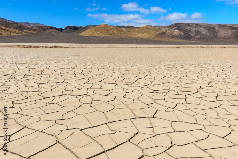 Fotobehang met Gebarsten aarde Atacamawoestijn Chili #176105911