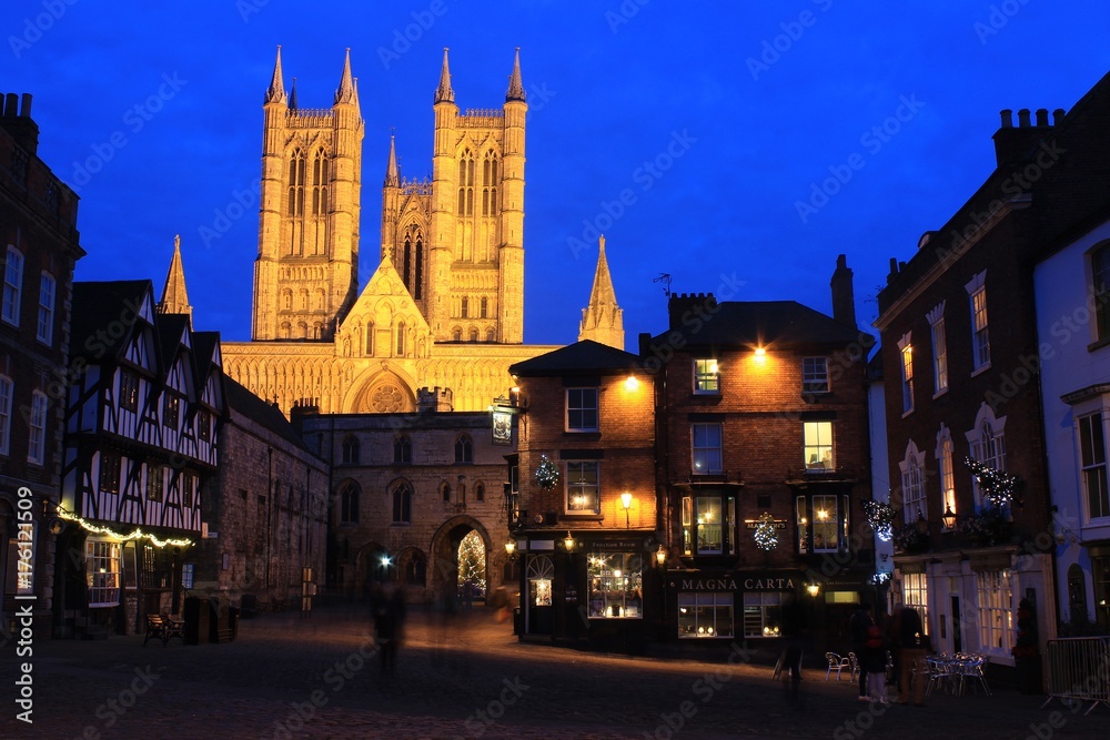 Fototapeta premium Lincoln Cathedral, by night.