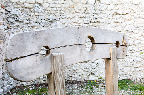 Obraz na płótnie Wooden pillory on the castle Pilcza in Smolen (Poland) w salonie