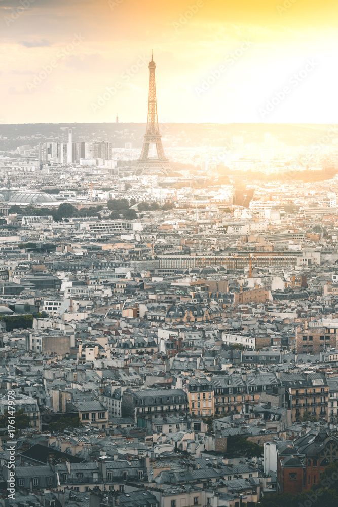 Naklejka premium Evening Light on Tour Eiffel and the City - Paris