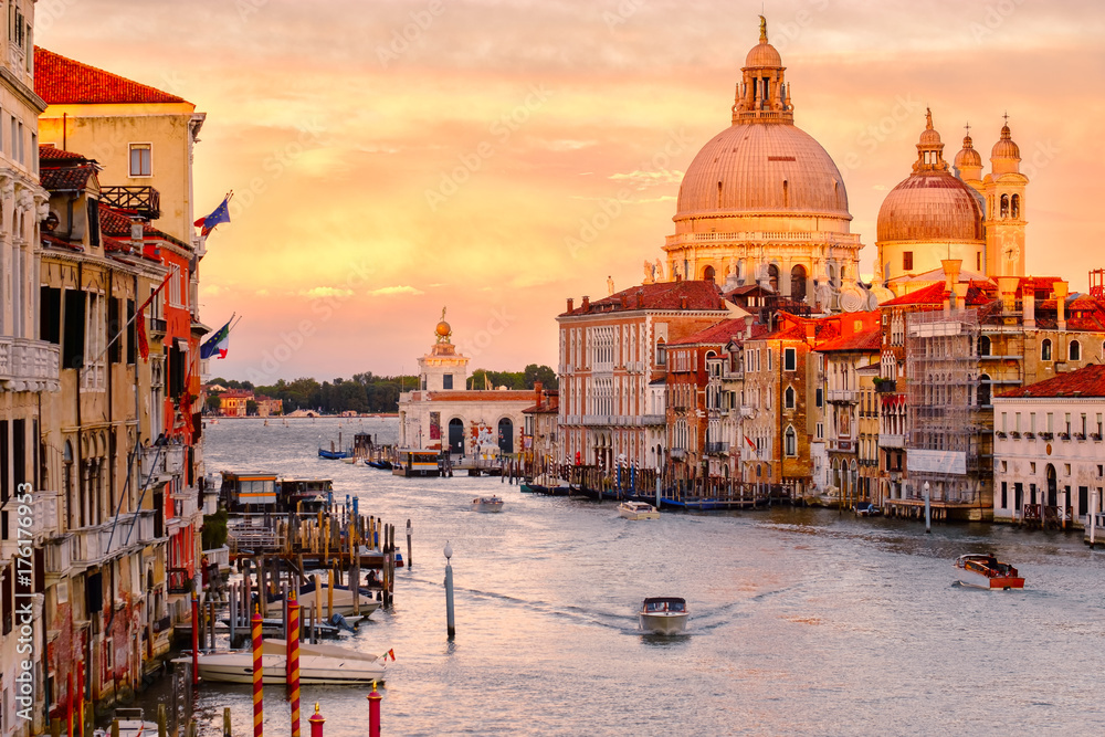 Fototapeta premium Colorful sunset in Venice with a view of the Grand Canal