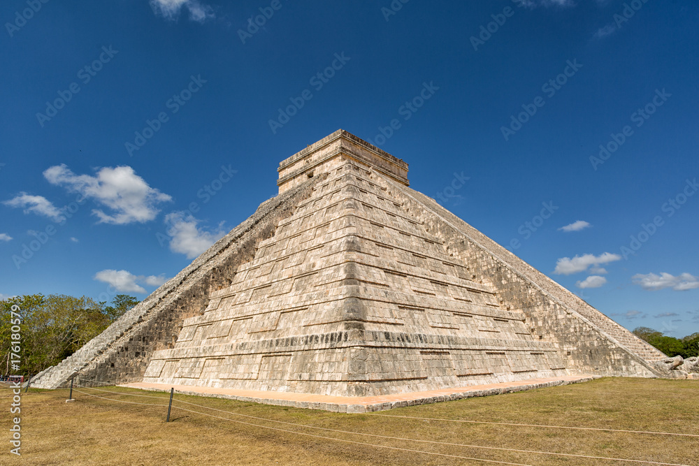 the pyramid of Kukulcan at the Chichen Itza archaeological site in Mexico