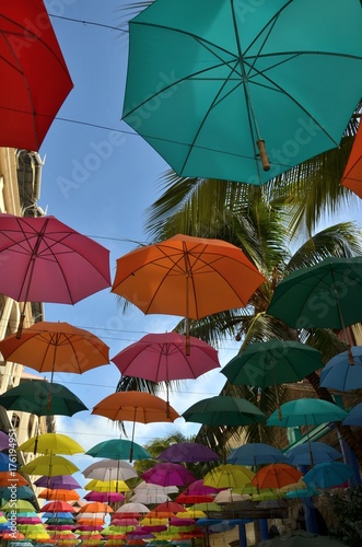 Les ombrelles suspendues de Port Louis    le Maurice