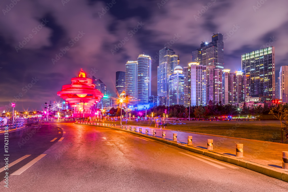 Obraz premium The beautiful architectural landscape and skyline of Qingdao