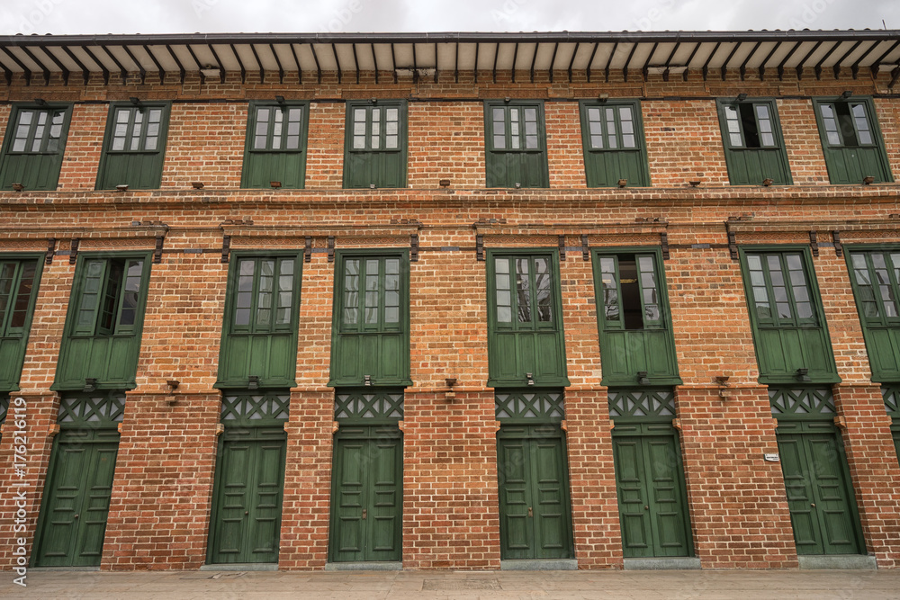 Obraz premium Medellin, Colombia: Colonial style architecture at the 'Parque de las Luces' (Park of the Lights) in the center of the city