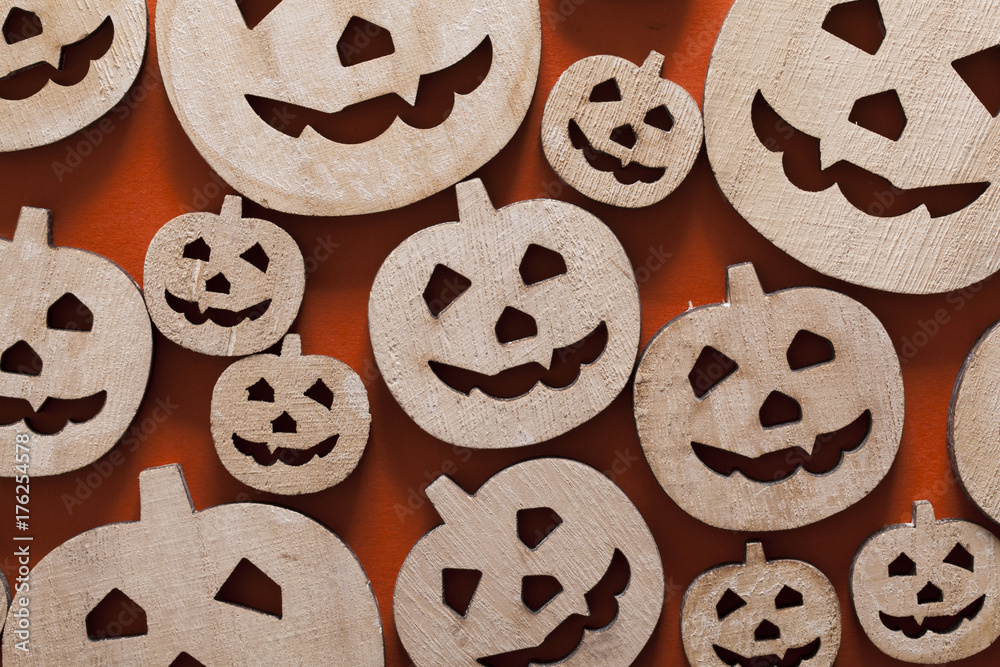 Fototapeta premium Wooden pumpkin halloween background