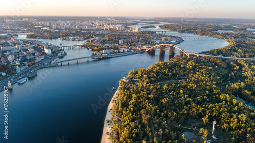 Canvas Print Aerial top view of Kyiv skyline, Dnieper river and Truchaniv island from above,