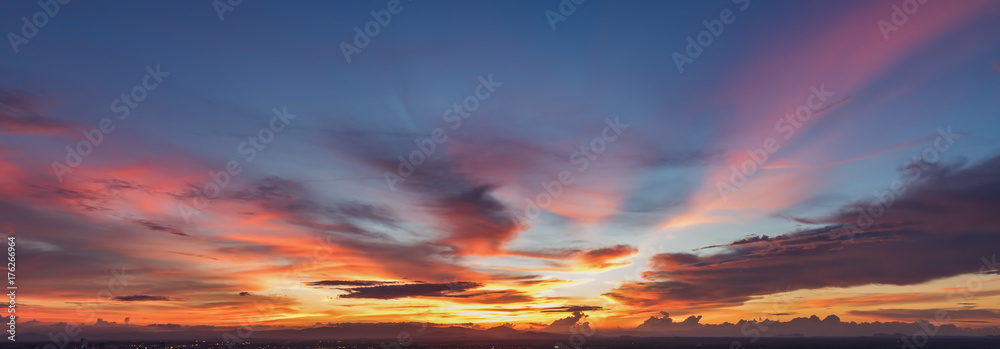 Beautiful golden sky panorama view in the evening - obrazy, fototapety, plakaty 