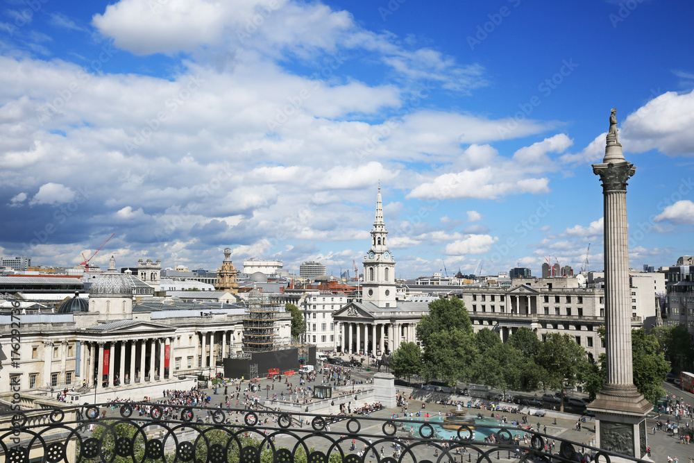 Obraz premium Aerial View over Trafalgar Square in London, 