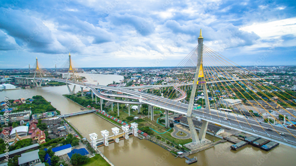 Naklejka premium Aerial Shot : Bhumibol Bridge in Samut Prakan, Thailand