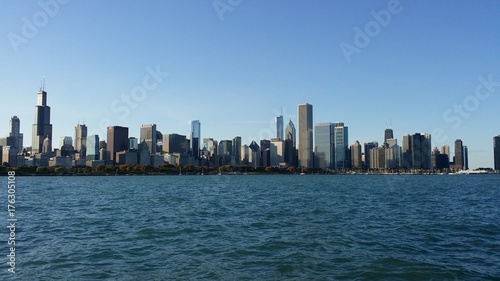 Panorama Chicago skyline from the lake © Nikhil Ollukaren