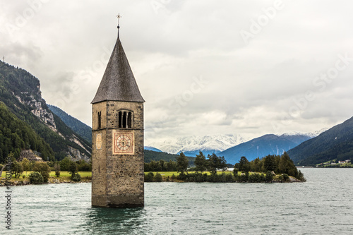 Graun im Vinschgau - Kirchturm im Reschensee