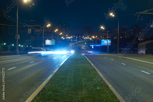Automobile traffic on a city street at night © Max Ryazanov